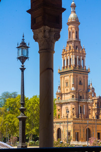 列拱门附近著名的西班牙广场在塞维利亚，西班牙