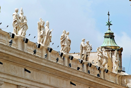 雕塑正面上的梵蒂冈城工程