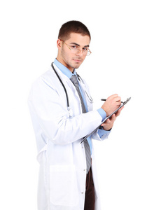 男医生站与孤立的白色背景上的文件夹