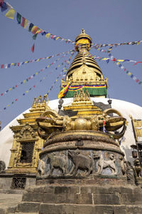 加德满都 Swayambunath 寺的佛教佛塔和金刚, 尼泊尔佛教宗教
