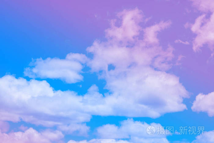 柔和的彩色云彩和天空与太阳光, 柔和多云以梯度柔和的颜色背景.