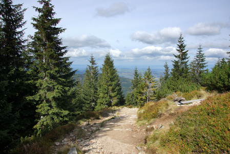 波兰上塔特拉山山崩地貌景观图片