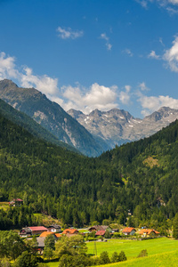 在阿尔卑斯山村庄