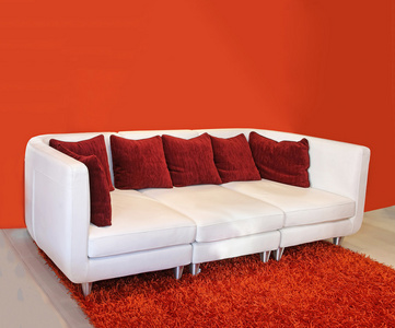 红色垫沙发