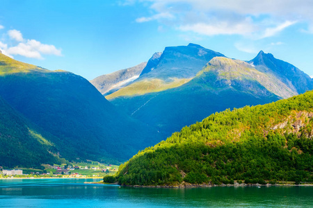 挪威峡湾景观和高山