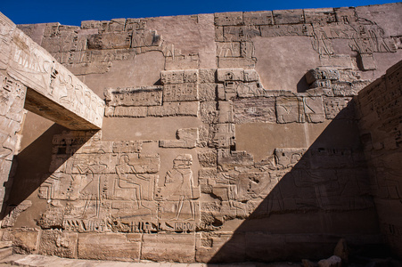 在埃及卢克索西岸，Medinethabu，它 殓房寺的拉美西斯三世
