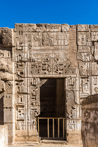 在埃及卢克索西岸，Medinethabu，它 殓房寺的拉美西斯三世