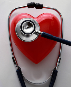 图像的一个听诊器和一颗红色的心