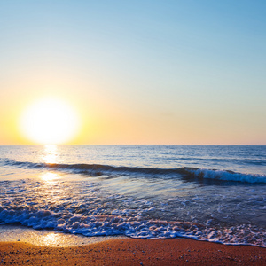 海海滩日落时