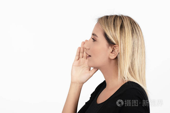 特写侧面视图轮廓肖像女人说话的声音从她张开的嘴隔绝白色背景