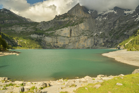 瑞士阿尔卑斯山 Oeschinen 湖 Rothorn 峰
