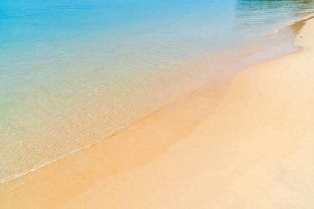 美丽的热带海滩和海在天堂海岛假日假期概念