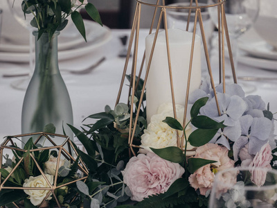 婚礼地点与花卉装饰