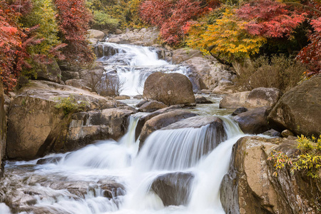 秋季国家公园瀑布