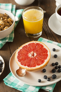 健康有机葡萄柚的早餐