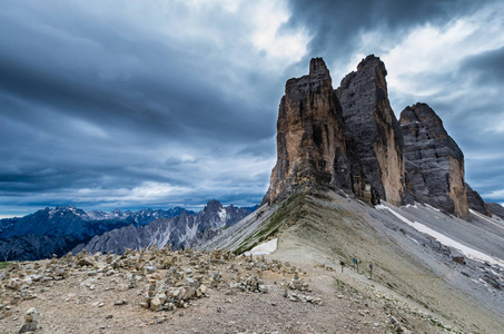 日落在 Cime 迪 Lavaredo 国家公园。Drei Zinnen, 法国, 南 Tirol, 白云山, 意大利