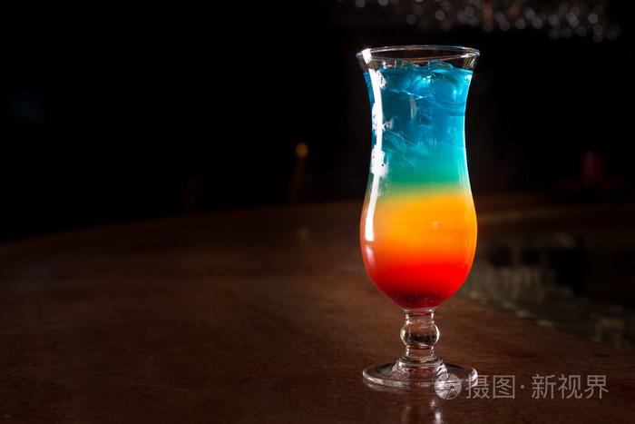 彩虹鸡尾酒