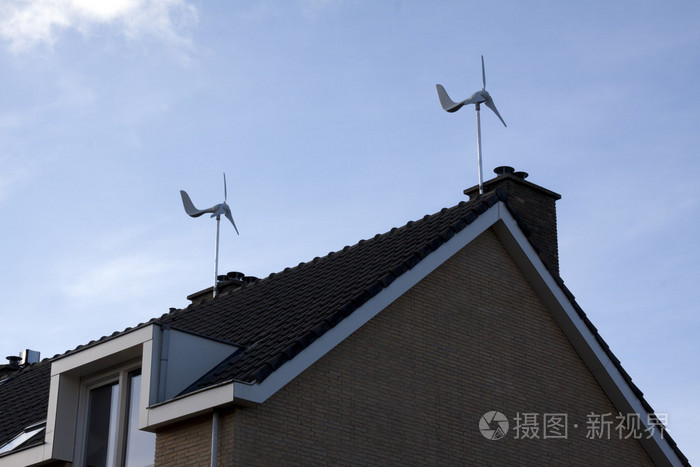 小型风力发电机组在rijswijk荷兰的屋顶上