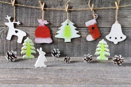 明亮的圣诞节和新年装饰木的木制背景