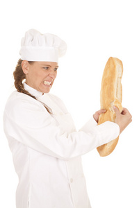 女厨师面包撕裂
