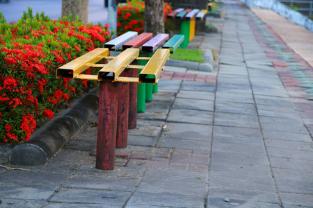 公共公园钢凳选择聚焦与浅景深