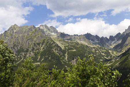 论斯洛伐克高 Tatras 的山峰和高山景观