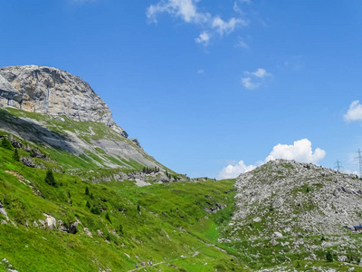 在瑞士, 欧洲的 Gemmi 通过的高山路线惊人的风景