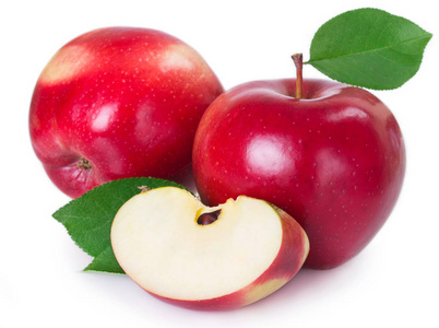 新鲜的红苹果与叶子和切片查出的白色背景