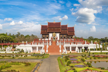 Ratchaphruek 皇家公园在清迈, 泰国在夏天的一天