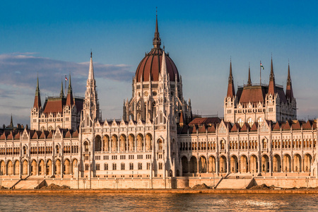 链桥和匈牙利议会，布达佩斯，匈牙利