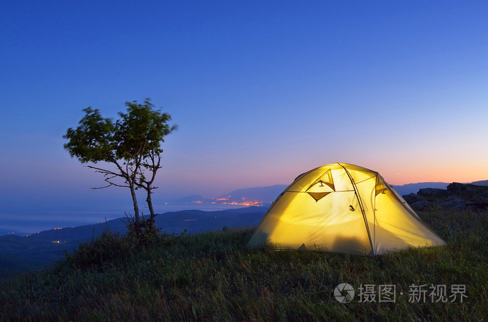 夜间露营
