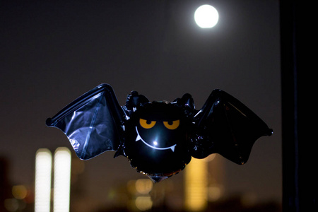 万圣节。夜间黑蝙蝠
