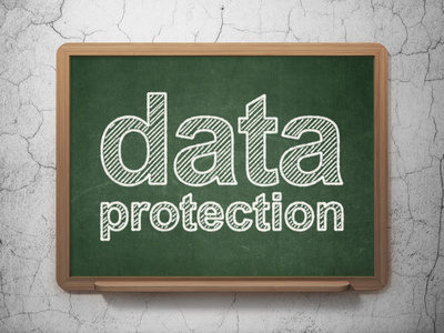 保护的概念 黑板背景上的数据保护
