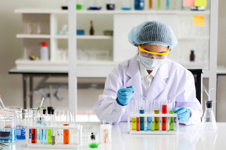 实验室化学管开发与药学生物化学与研究技术理念