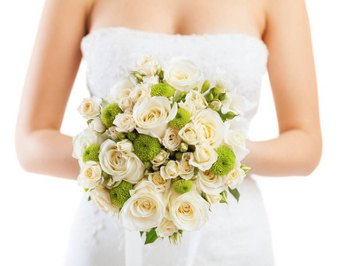 美丽的新娘捧着花束在白色背景上被隔绝