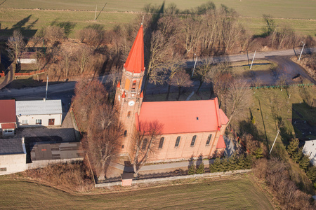 基督教教会在 Strzyzew 村庄