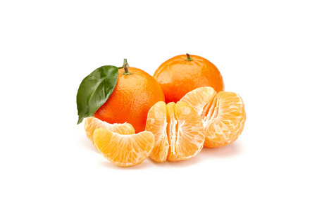 在白色背景上的 mandarines