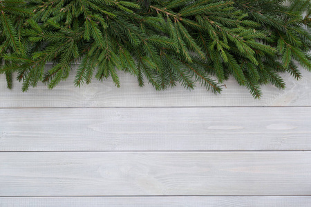 圣诞节背景杉木树枝白色色调天然木木板背景纹理普罗旺斯风格为文本复制空间