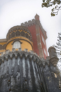 佩纳国家宫笼罩在雾中, 著名地标, 辛特拉, 里斯本, 葡萄牙, 欧洲