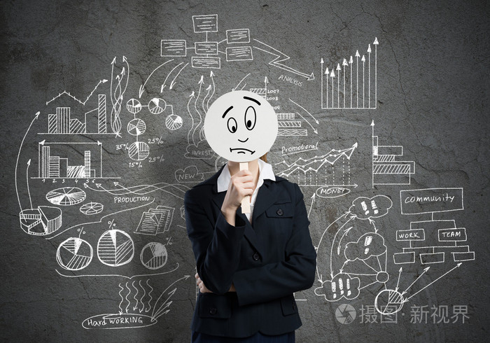 面具的变得面目全非的女商人