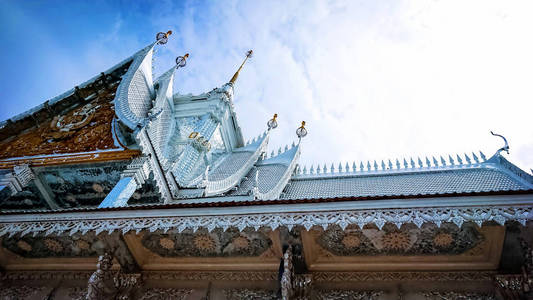 veerachote, 是泰国北柳省最大最美丽的佛教寺庙。