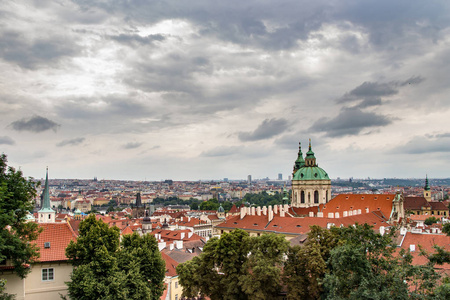 布拉格, 捷克共和国2014年7月11日 布拉格全景从布拉格城堡 Hradczany, 捷克共和国