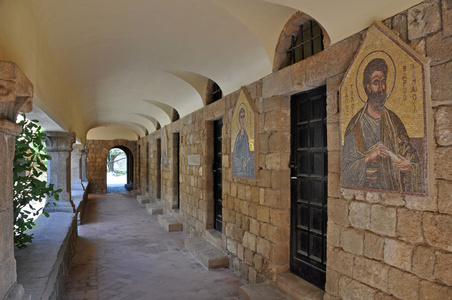 在 Ialyssos 修道院罗兹的壁画