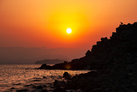 克里米亚海岸夏季假期海日落风景