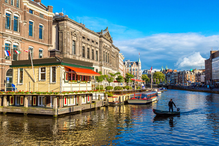 阿姆斯特丹的运河和船