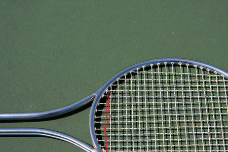 网球拍与副本的空间