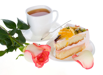 玫瑰蛋糕杯茶和水果