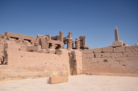 卡纳克神庙 hrama.steny 的废墟。卢克索。埃及