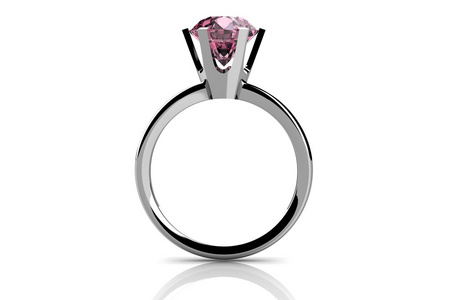 粉色钻石戒指