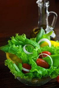健康的新鲜蔬菜沙拉